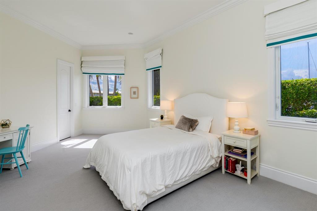 VENETIAN ISLES 1ST SEC - Residential