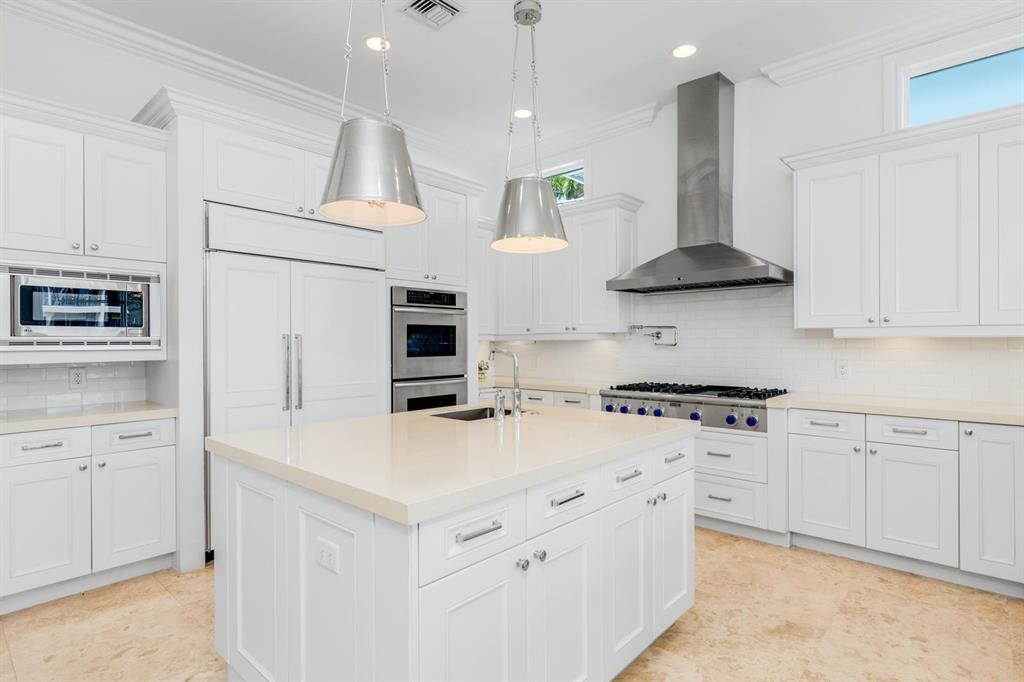 VENETIAN ISLES 1ST SEC - Residential