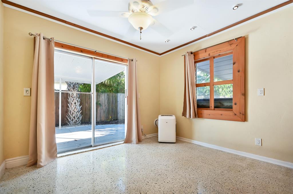 LEWIS SHORE ESTATES LA VISTA ADDN 1 - Residential