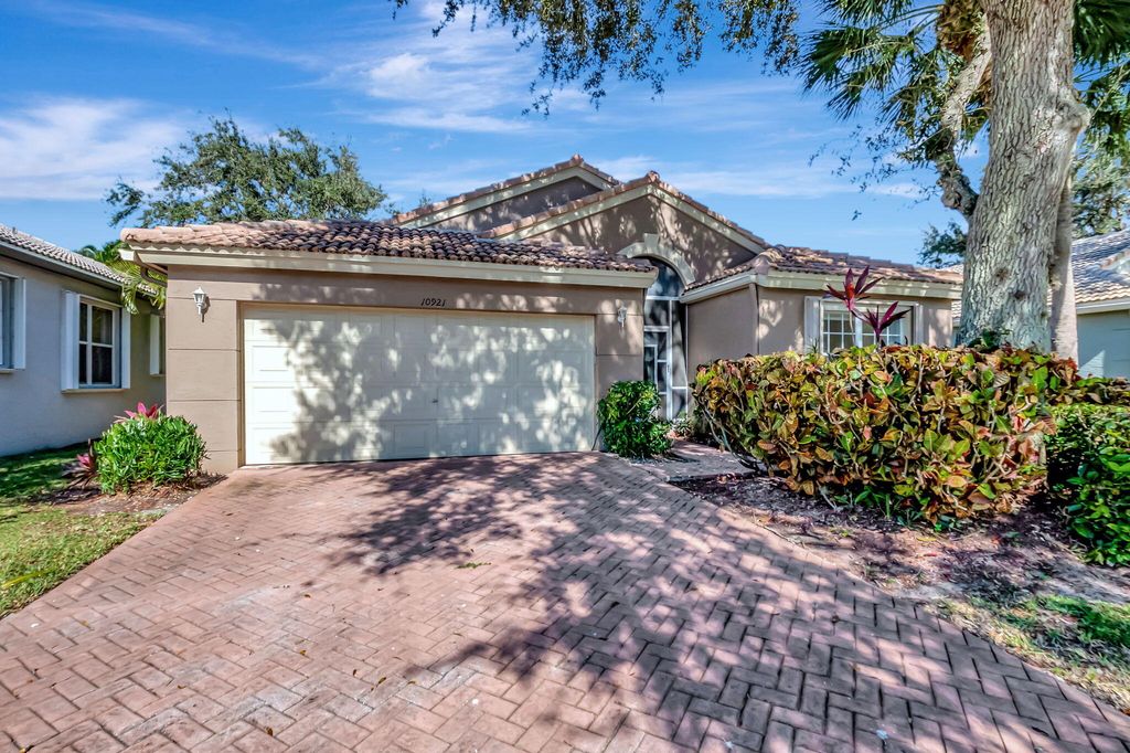 Photo of 10921 Royal Caribbean Circle, Boynton Beach, FL 33437 (MLS # R11032525)