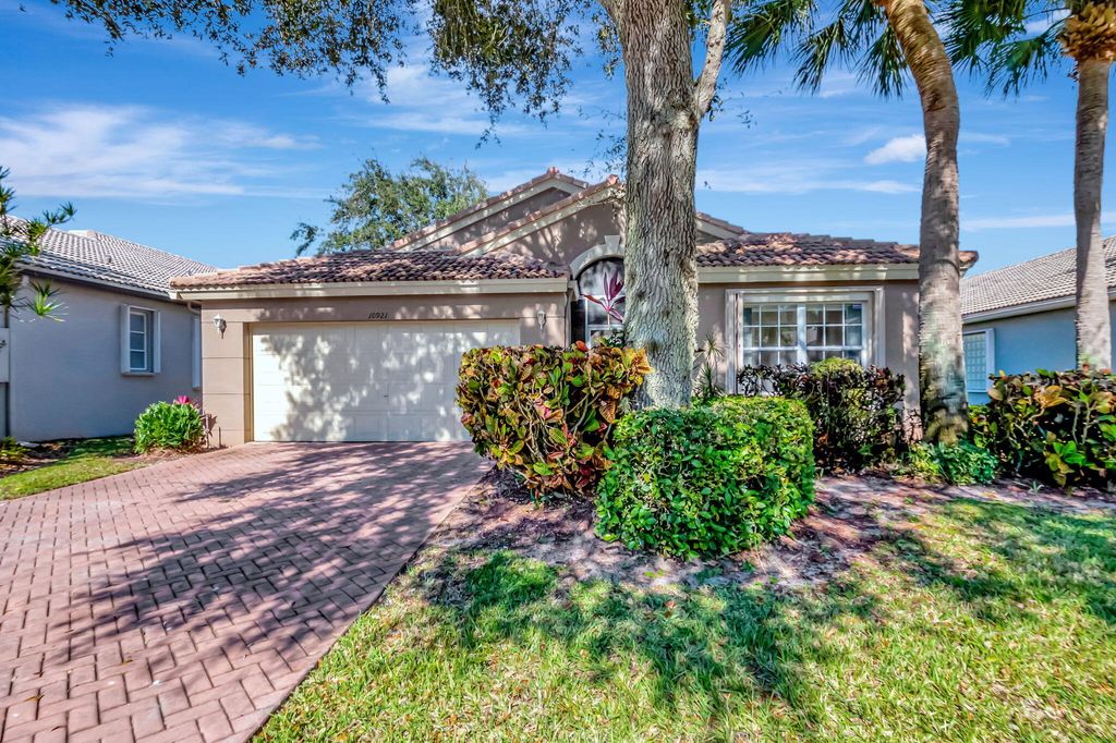 Photo of 10921 Royal Caribbean Circle, Boynton Beach, FL 33437 (MLS # R11032525)