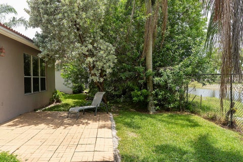 Tiny photo for 2901 E Aragon Boulevard #1, Sunrise, FL 33313 (MLS # B26053706)