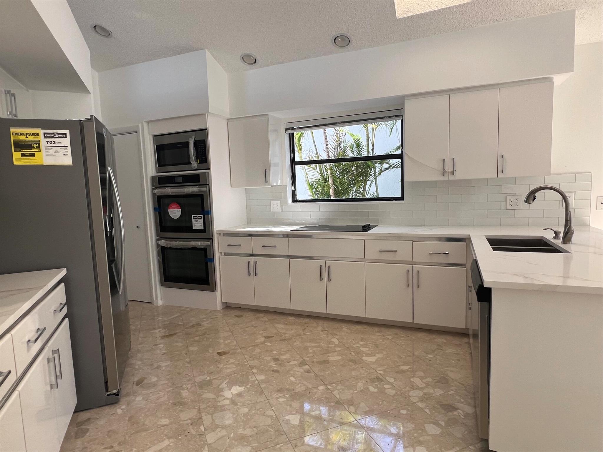 LAURELWOOD - Residential