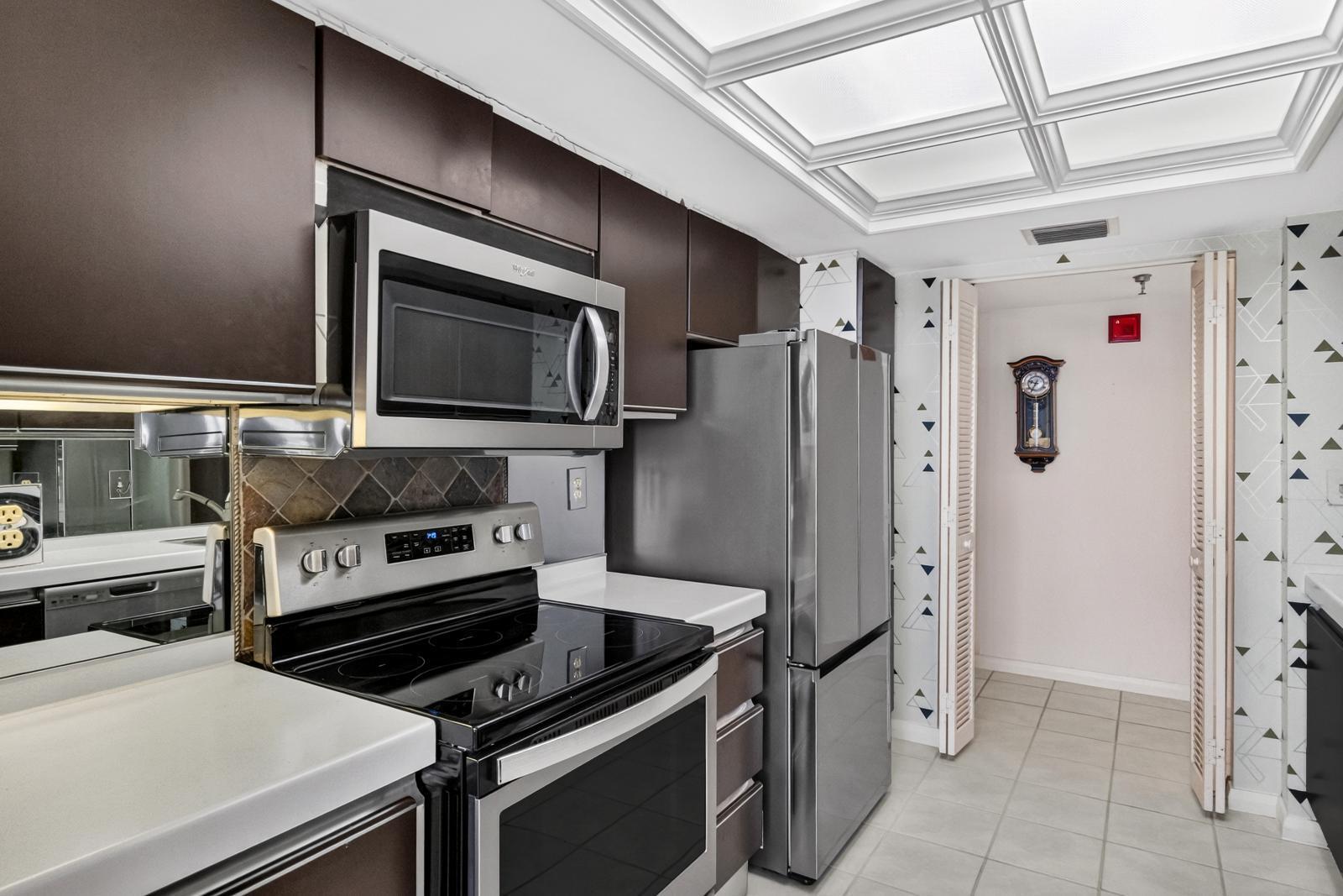 OLD PORT COVE TOWER EAST - Residential