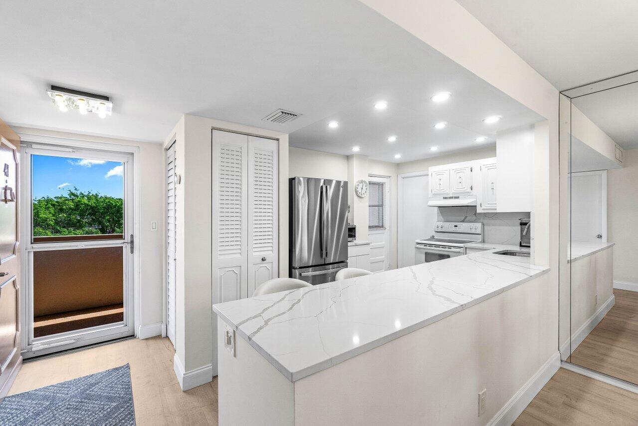 BOCA TEECA CONDO 5 - Residential