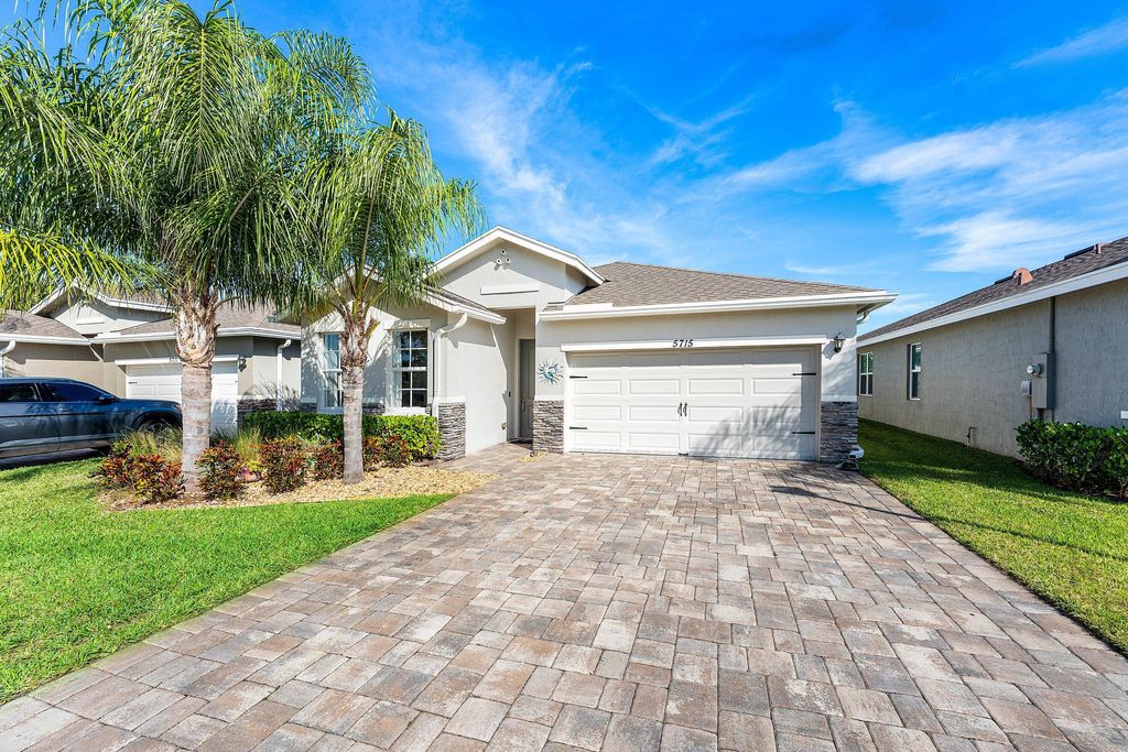 Photo of 5715 SE Canyata Court, Hobe Sound, FL 33455 (MLS # R11147014)