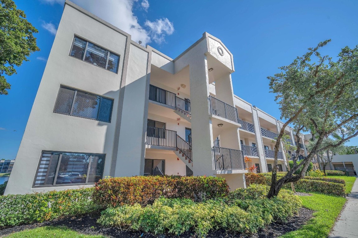 10738 W Clairmont Circle 206