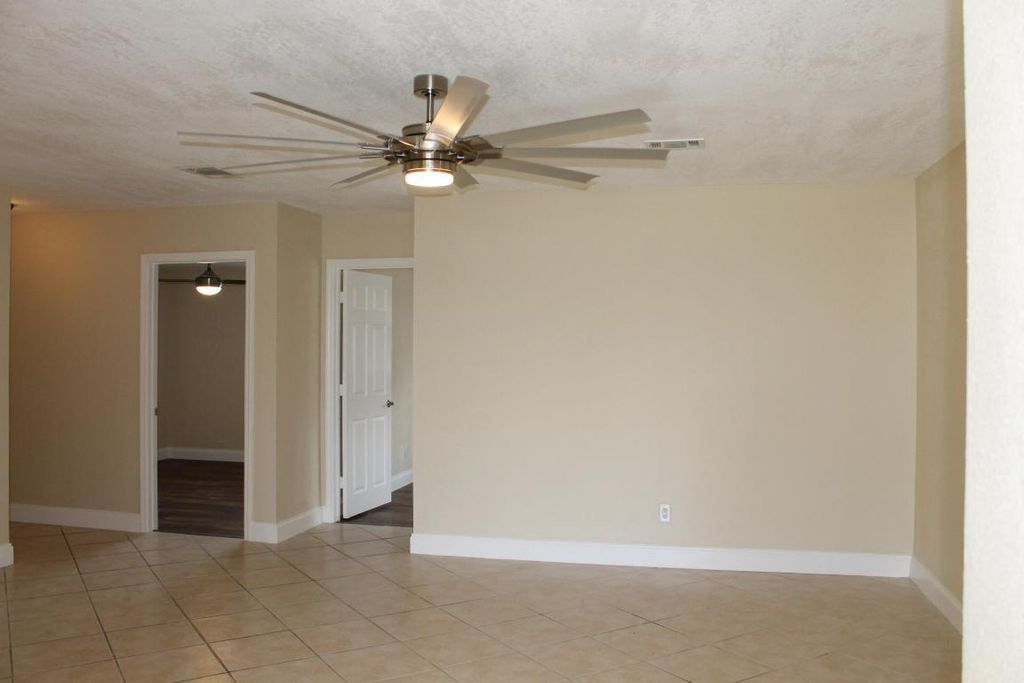 Photo of 602 SE Walters Terrace, Port Saint Lucie, FL 34983 (MLS # R10913663)