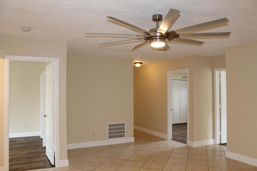 Photo of 602 SE Walters Terrace, Port Saint Lucie, FL 34983 (MLS # R10913663)