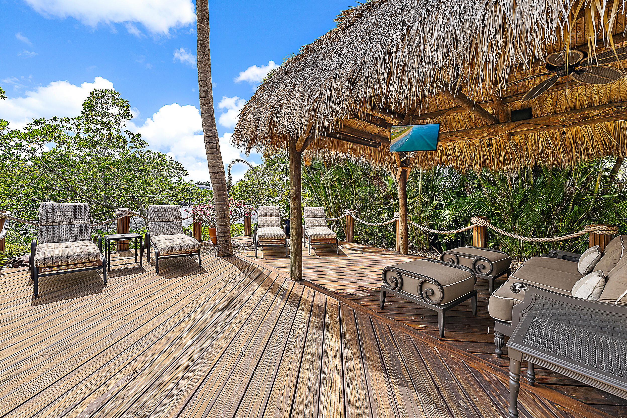 Islands of Jupiter - Residential