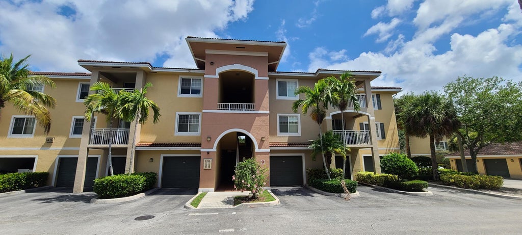 Photo of 6426 Emerald Dunes Drive #105, West Palm Beach, FL 33411 (MLS # B26089288)