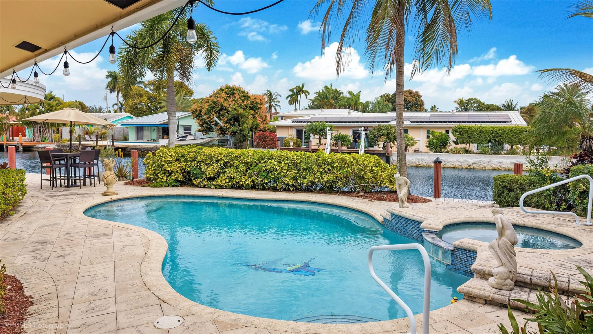 MIDDLE RIVER MANOR - Residential