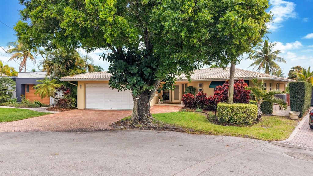Photo of 2108 NE 18th Avenue, Wilton Manors, FL 33305 (MLS # F10555211)