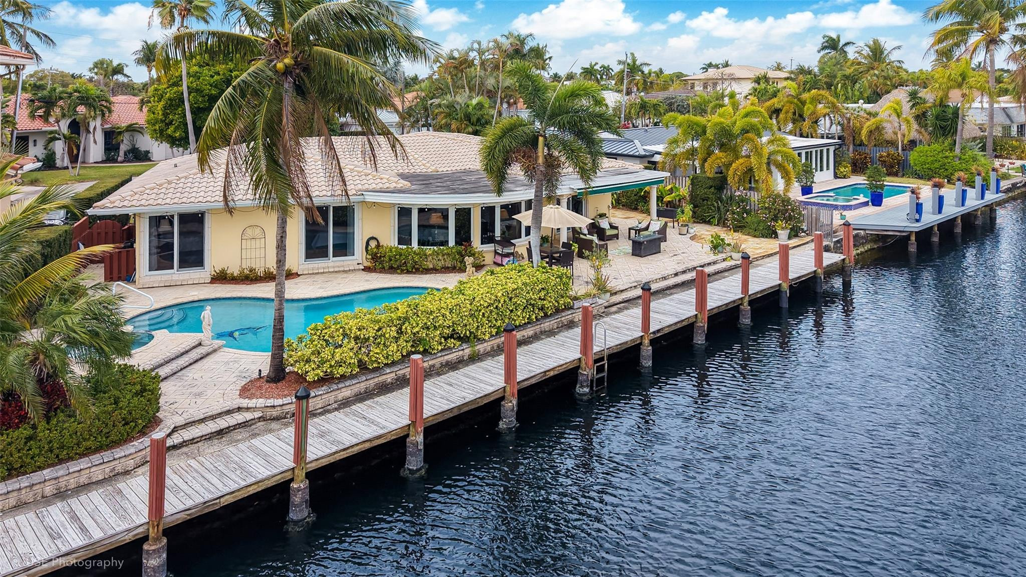 MIDDLE RIVER MANOR - Residential