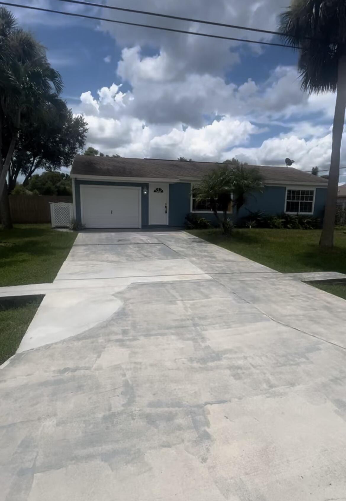 PORT ST LUCIE SECTION 40 - Residential Lease