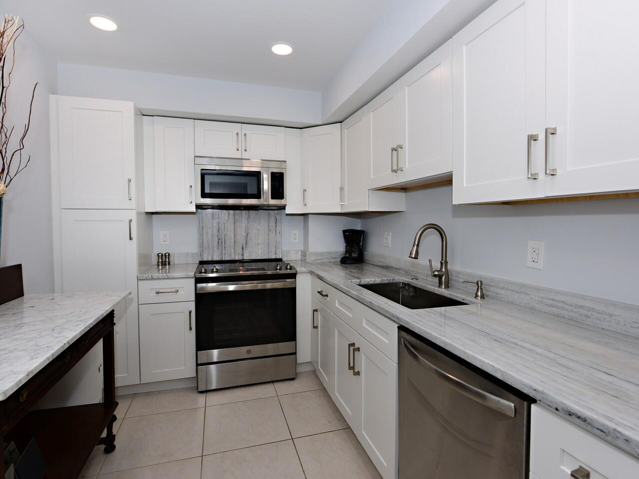 PATRICIAN OF PALM BEACH CONDO - Residential