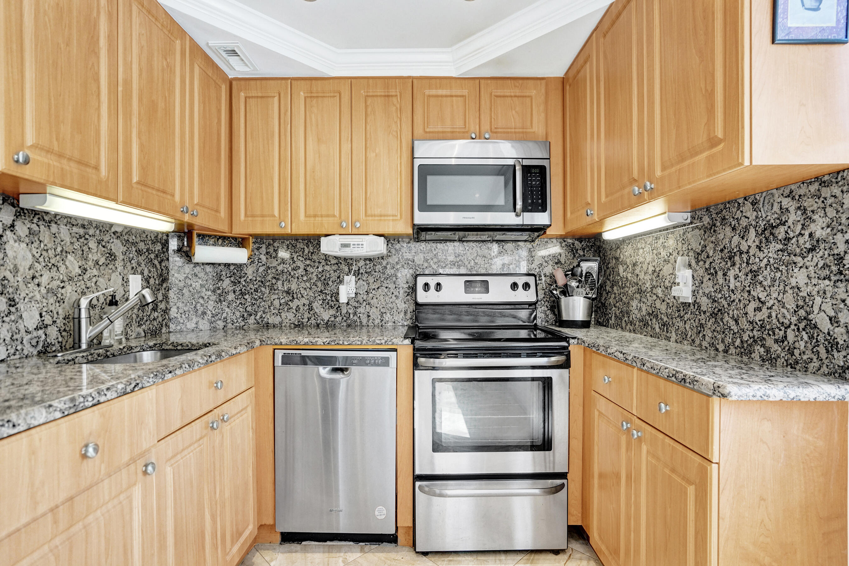 PARLIAMENT HOUSE CONDO - Residential