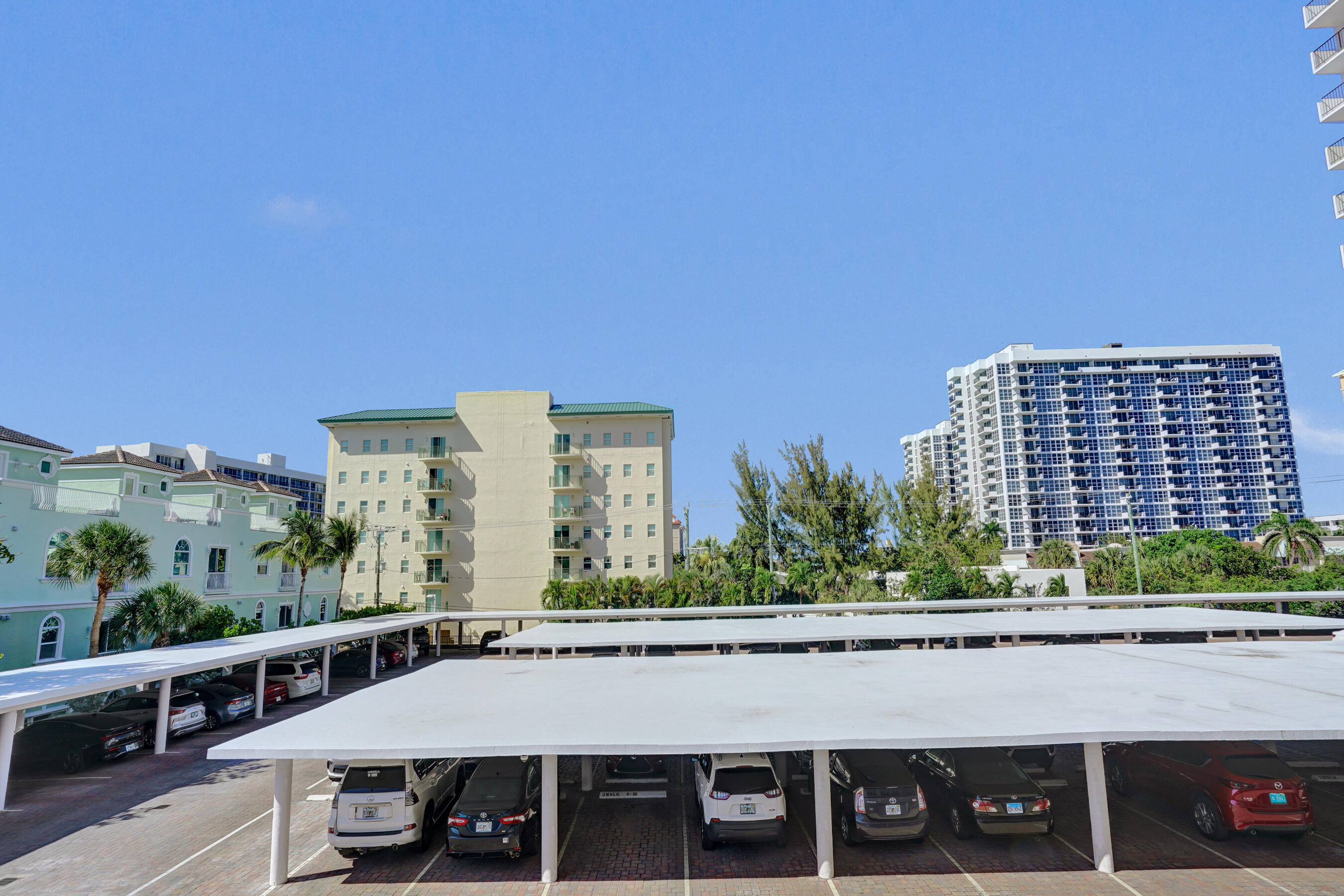 PARLIAMENT HOUSE CONDO - Residential