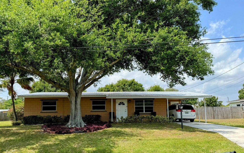 Photo of 3729 Saint Benedicts Road, Fort Pierce, FL 34982 (MLS # R10983874)