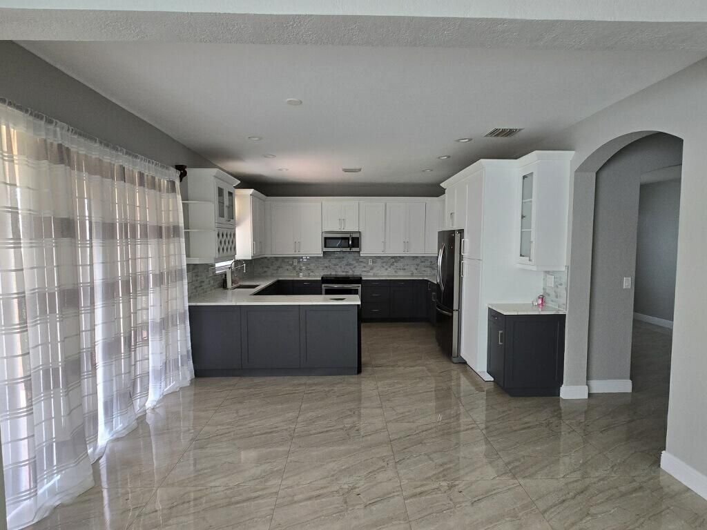 Photo of 4436 Laurel Place, Weston, FL 33332 (MLS # B26027492)