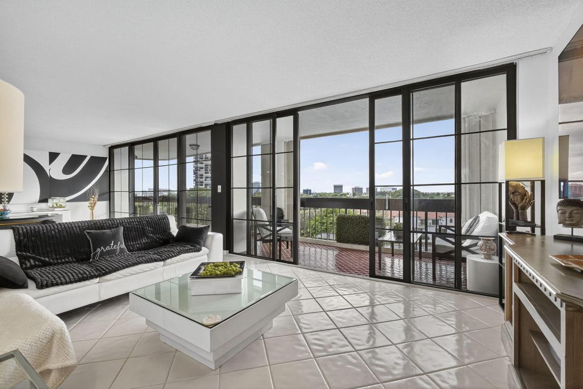 2000 Presidential Way 704