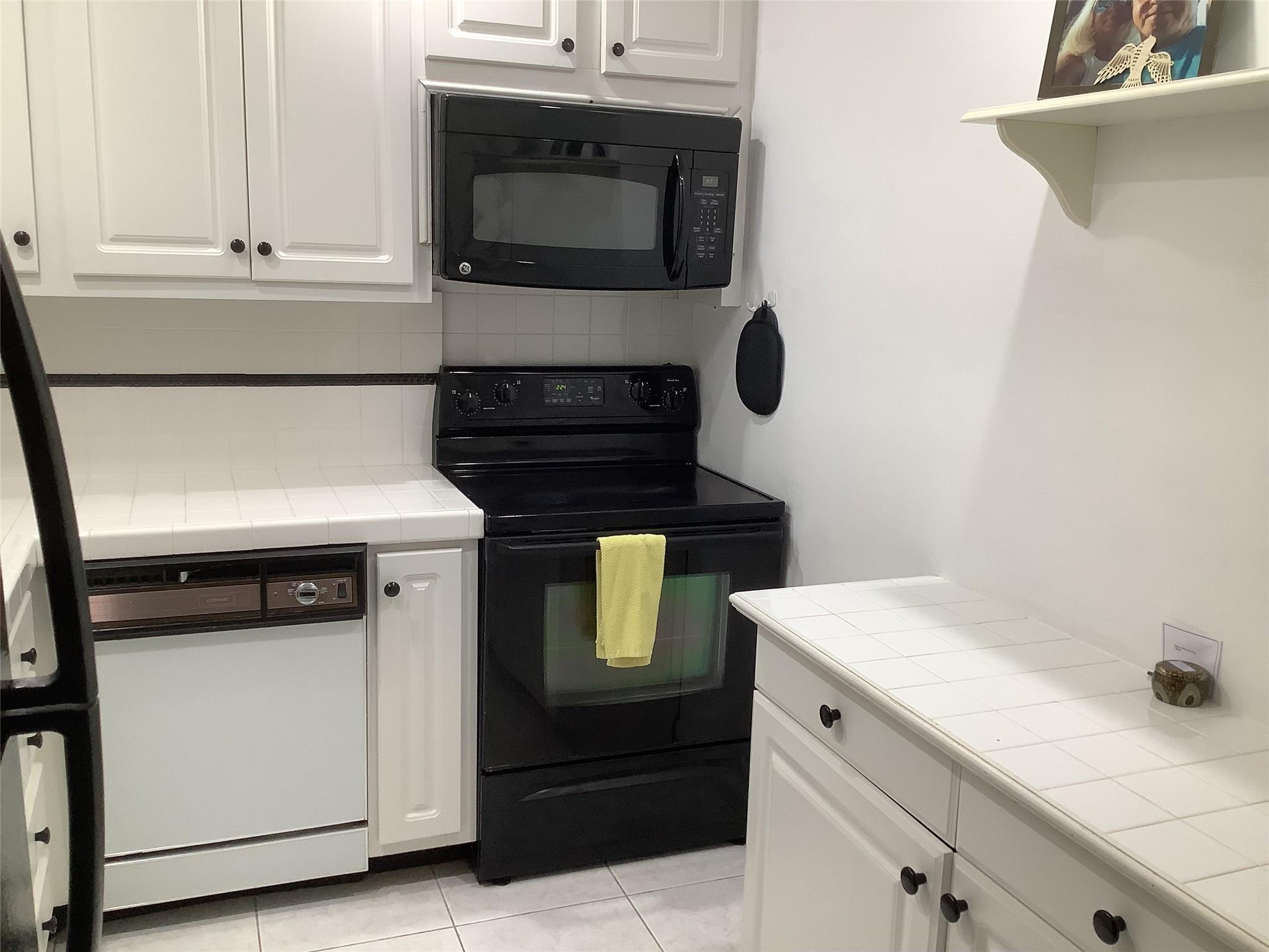 6345 Bay Club Dr 1