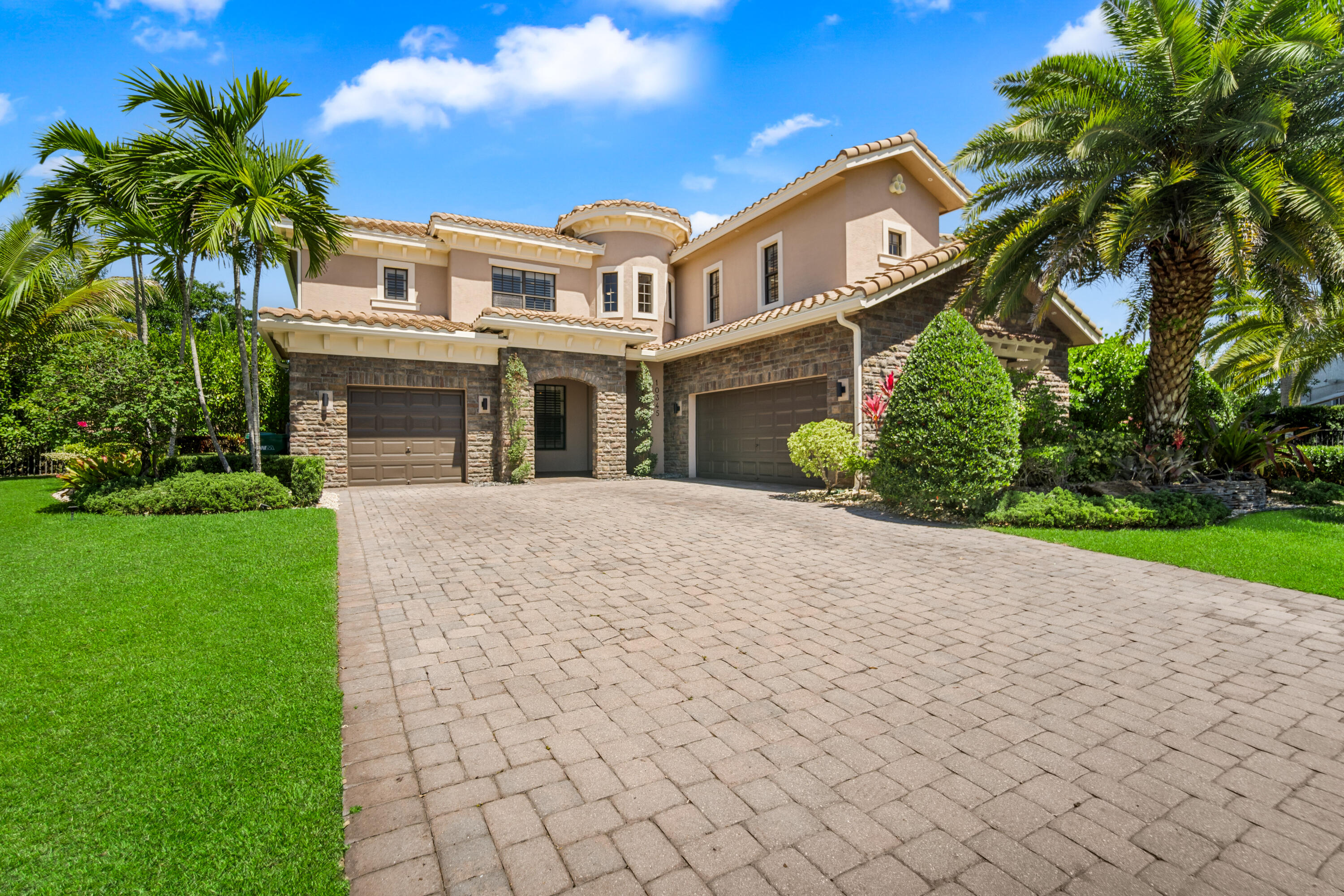 PARKLAND GOLF AND COUNTRY CLUB - Residential