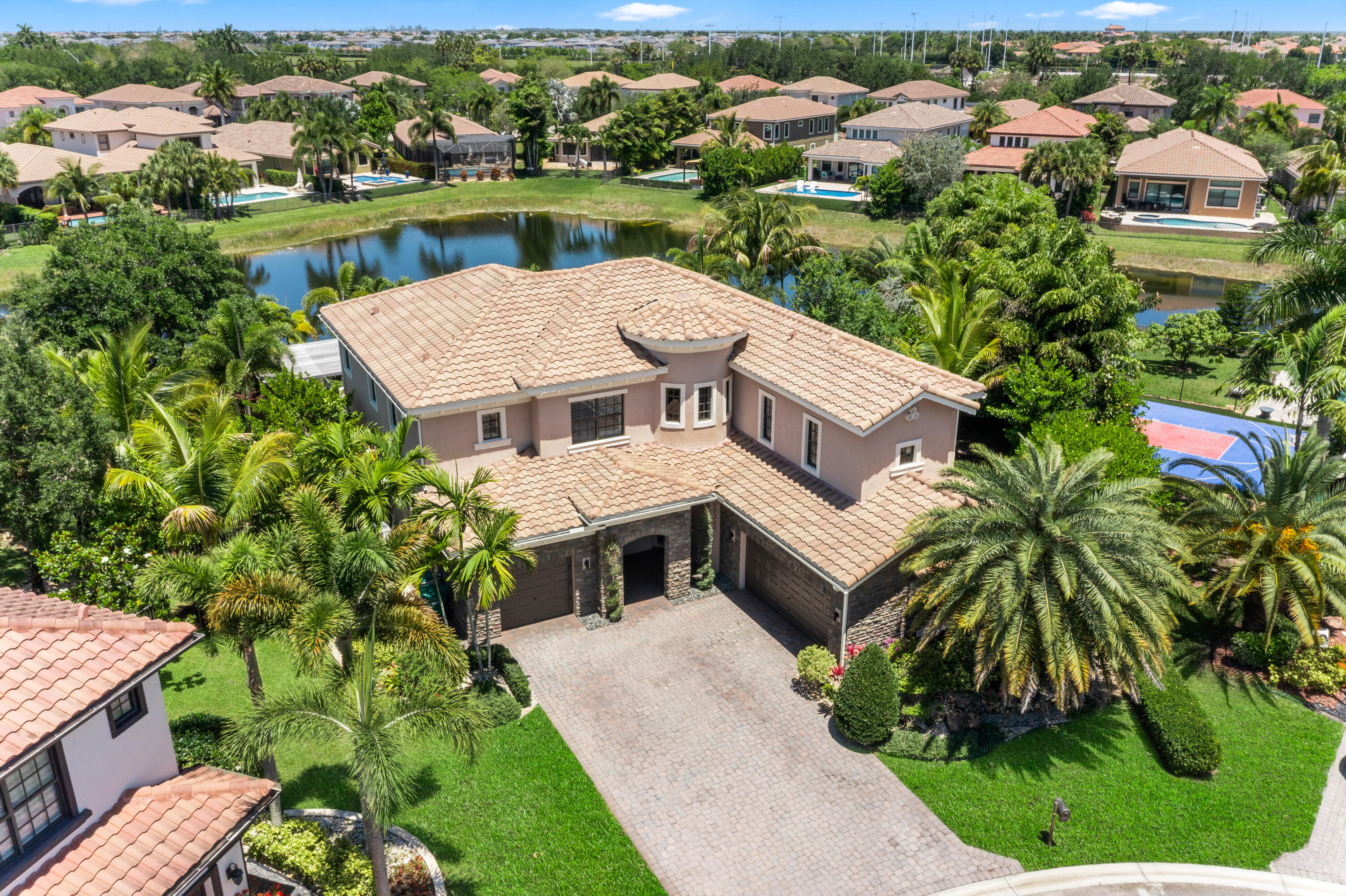 PARKLAND GOLF AND COUNTRY CLUB - Residential