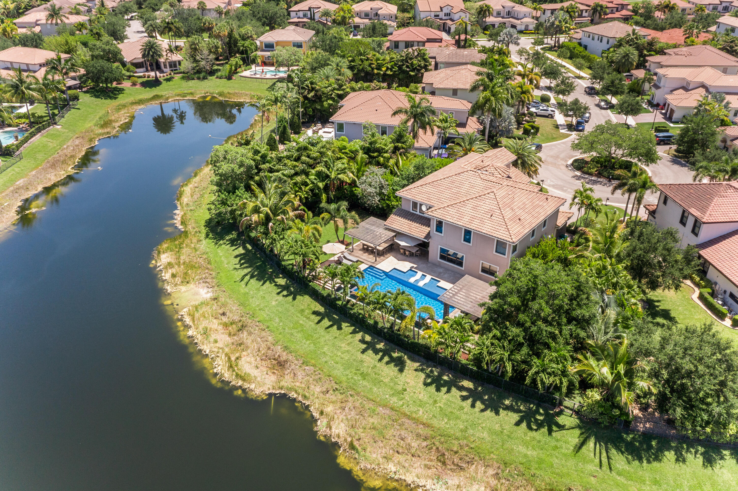 PARKLAND GOLF AND COUNTRY CLUB - Residential