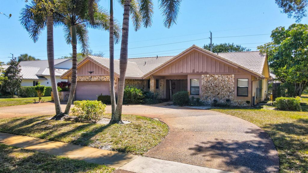 Photo of 2910 Banyan Boulevard Circle NW, Boca Raton, FL 33431 (MLS # R11166859)