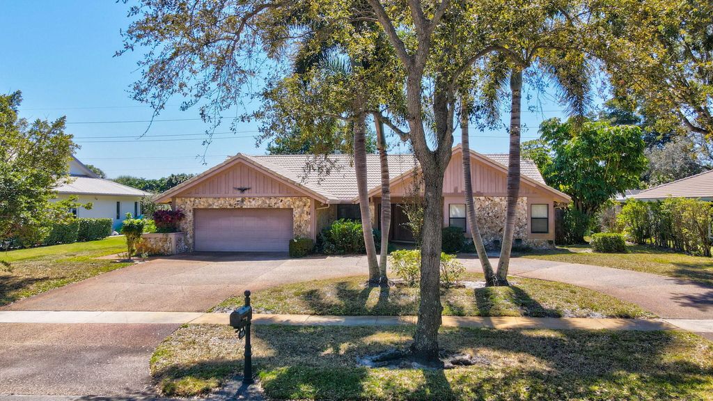 Photo of 2910 Banyan Boulevard Circle NW, Boca Raton, FL 33431 (MLS # R11166859)