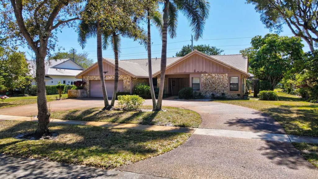 Photo of 2910 Banyan Boulevard Circle NW, Boca Raton, FL 33431 (MLS # R11166859)