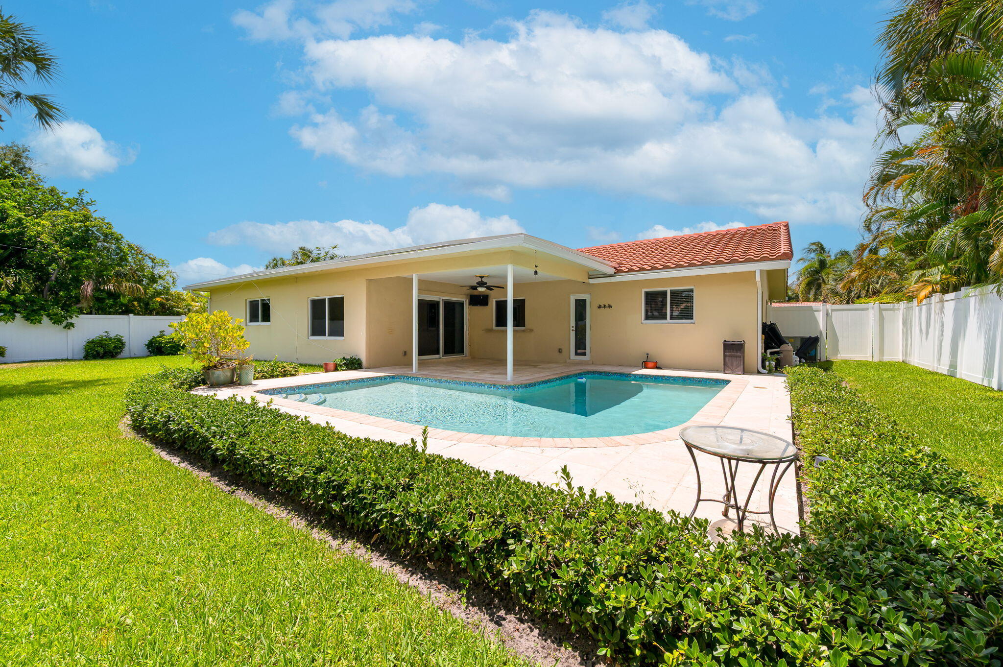 1000 NW 5TH Street