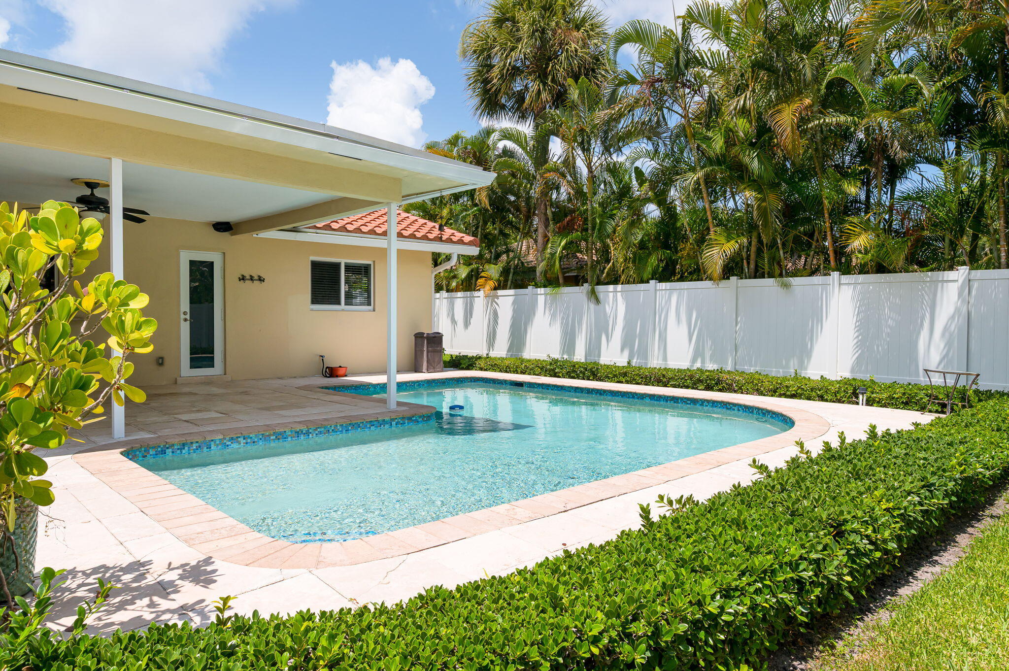 1000 NW 5TH Street