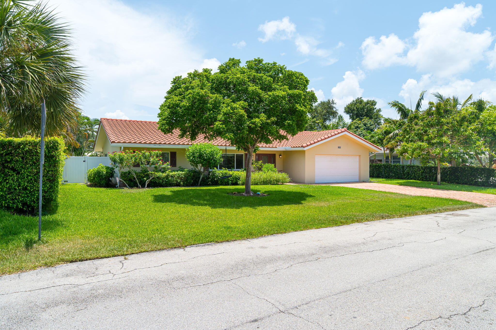 1000 NW 5TH Street