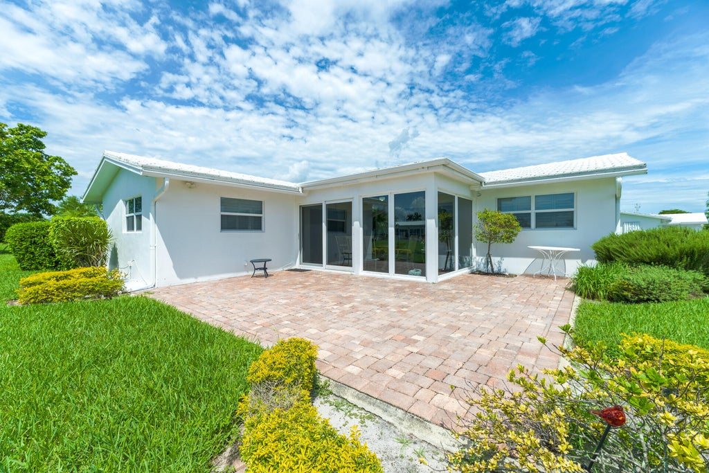 Photo of 118 SW 15TH Court, Boynton Beach, FL 33426 (MLS # B26078653)