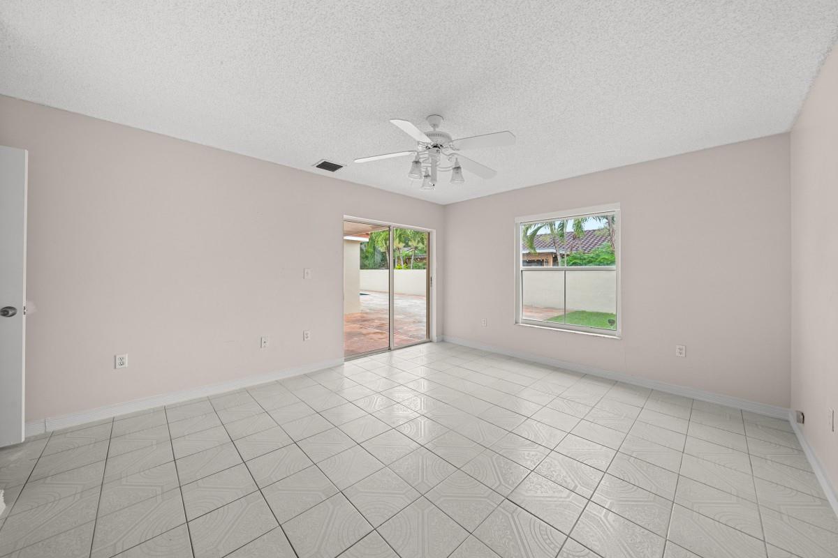 LAGUNA PONDS SEC I - Residential