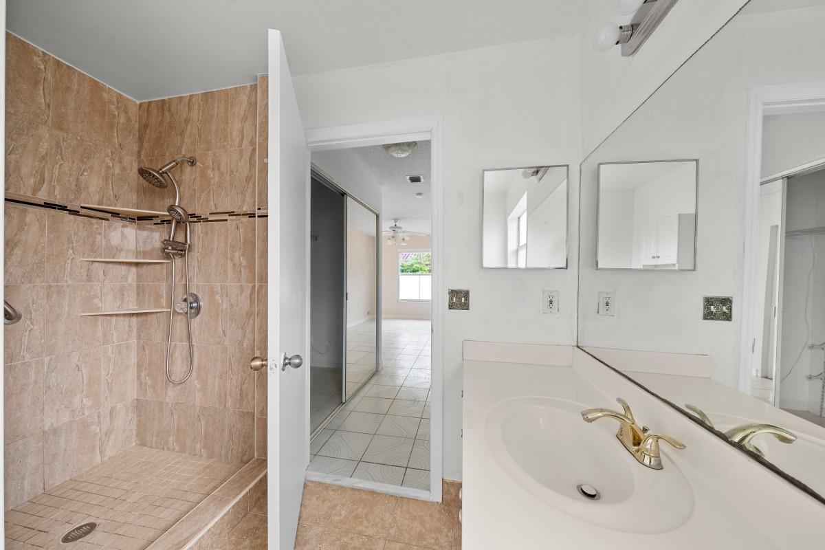 LAGUNA PONDS SEC I - Residential