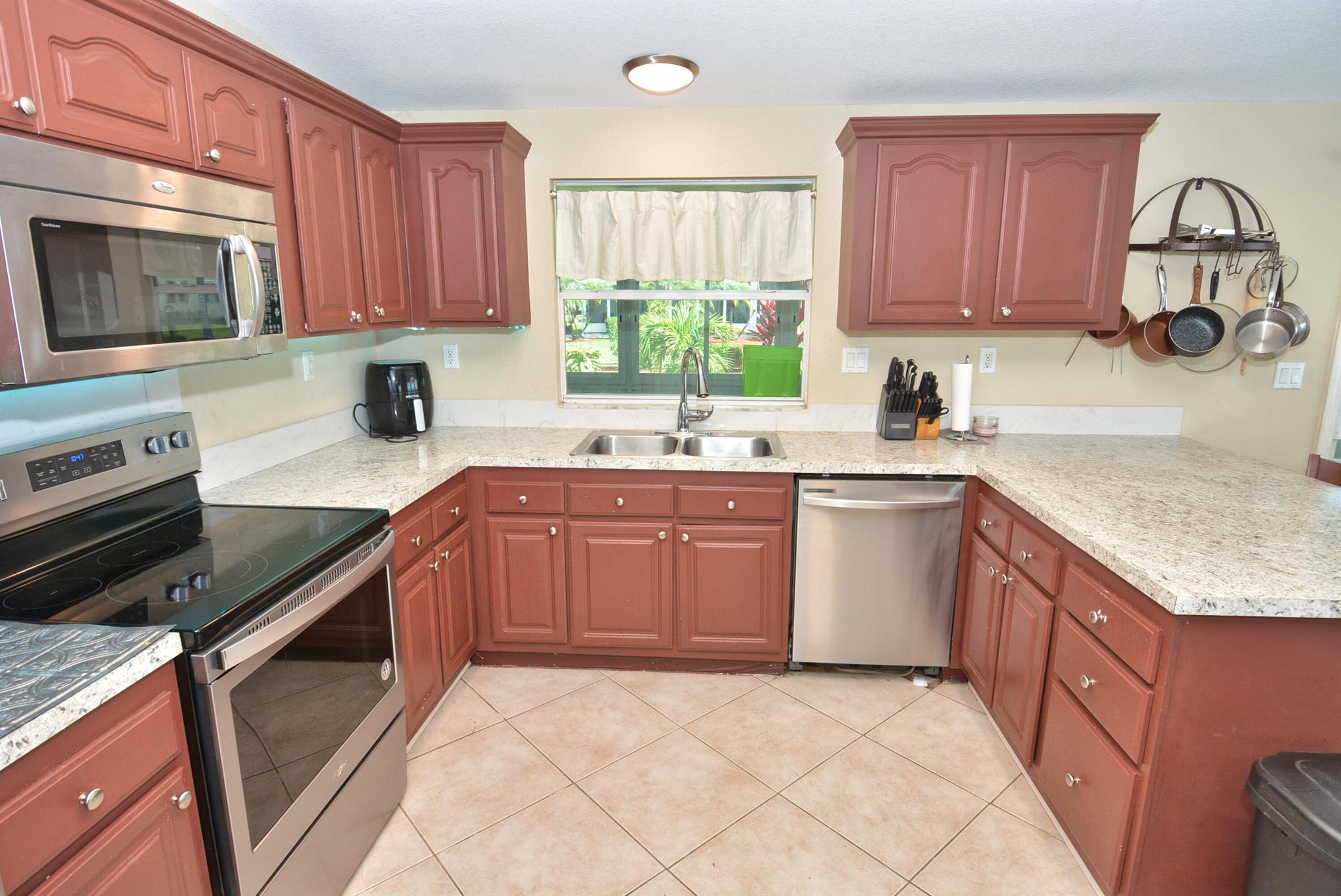 EAGLE'S RETREAT AT SAVANN - Residential