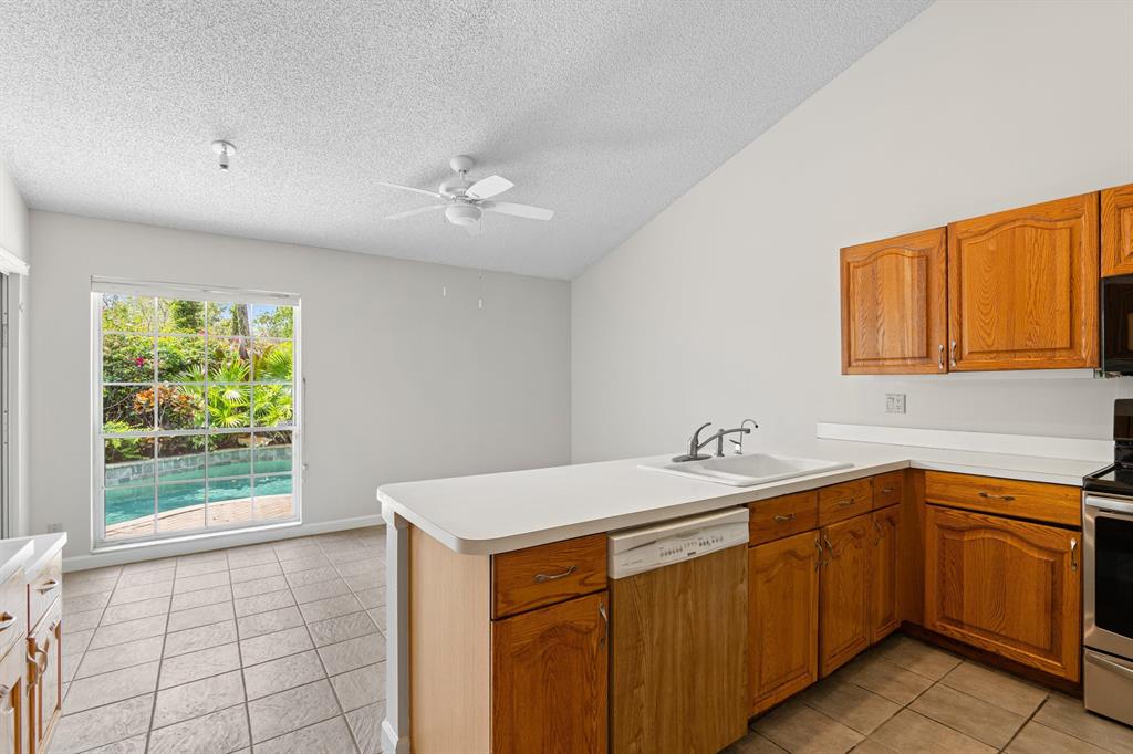 EAGLETON LAKES - Residential