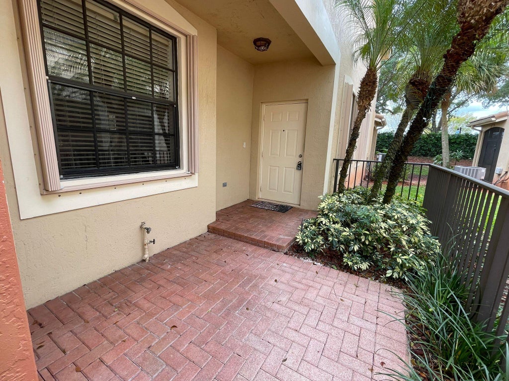Photo of 4158 FOREST Drive, Weston, FL 33332 (MLS # B26087941)