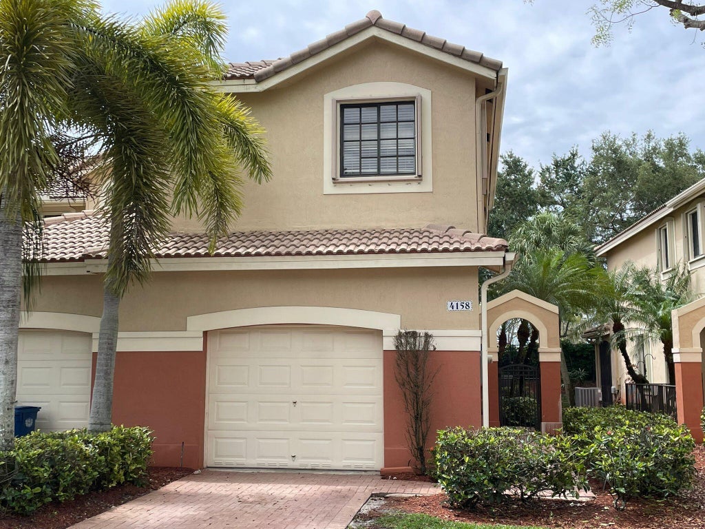 Photo of 4158 FOREST Drive, Weston, FL 33332 (MLS # B26087941)