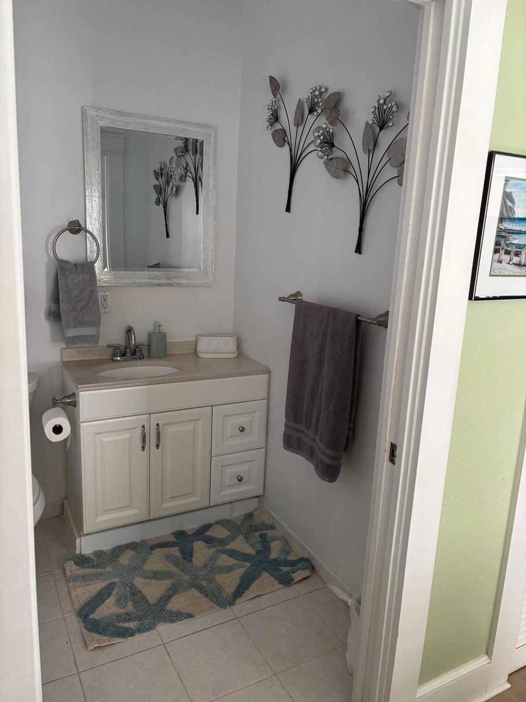 Photo of 808 Kanuga Drive, West Palm Beach, FL 33401 (MLS # B26029584)