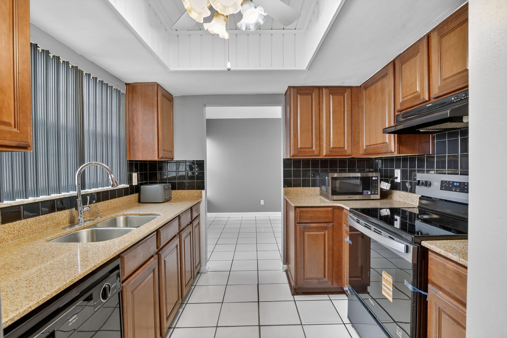 BRIAR ESTATES - Residential