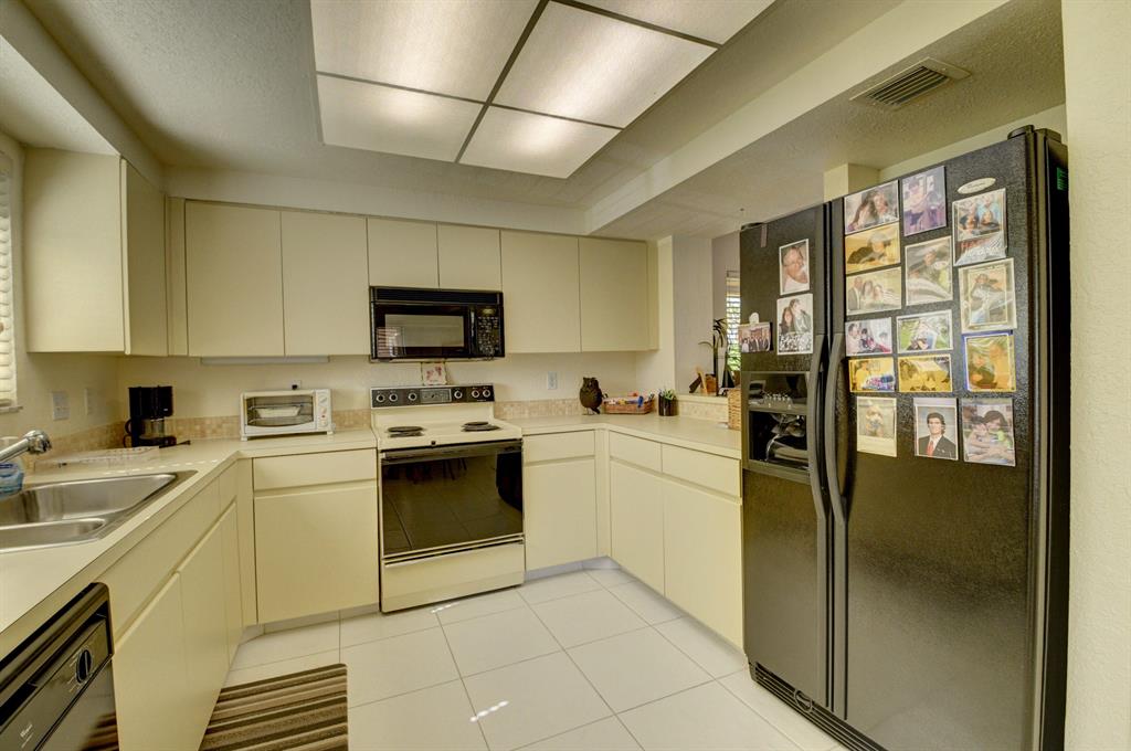 GLENEAGLES CONDO V - Residential