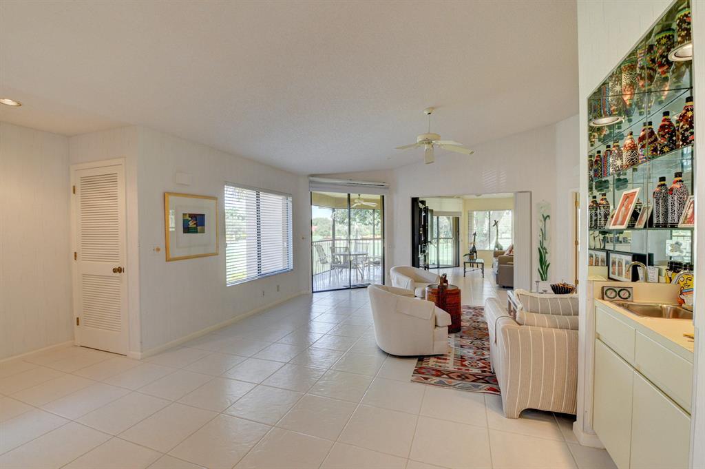 GLENEAGLES CONDO V - Residential