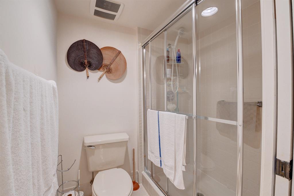 GLENEAGLES CONDO V - Residential