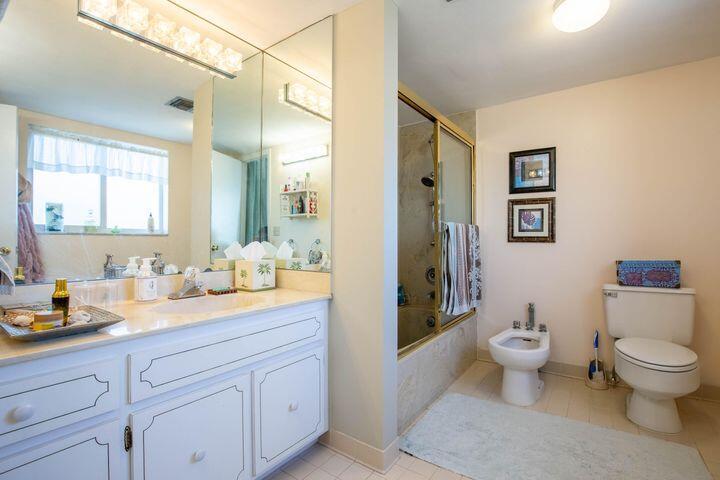 PALM BEACH WINDEMERE COND - Residential Lease