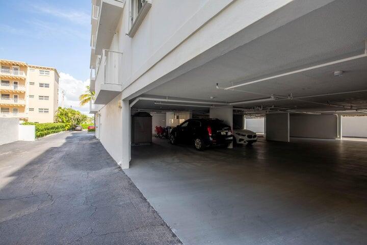 PALM BEACH WINDEMERE COND - Residential Lease