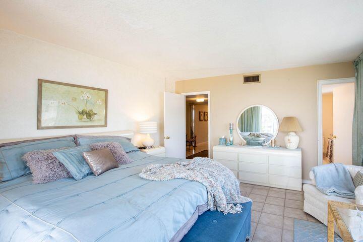 PALM BEACH WINDEMERE COND - Residential Lease